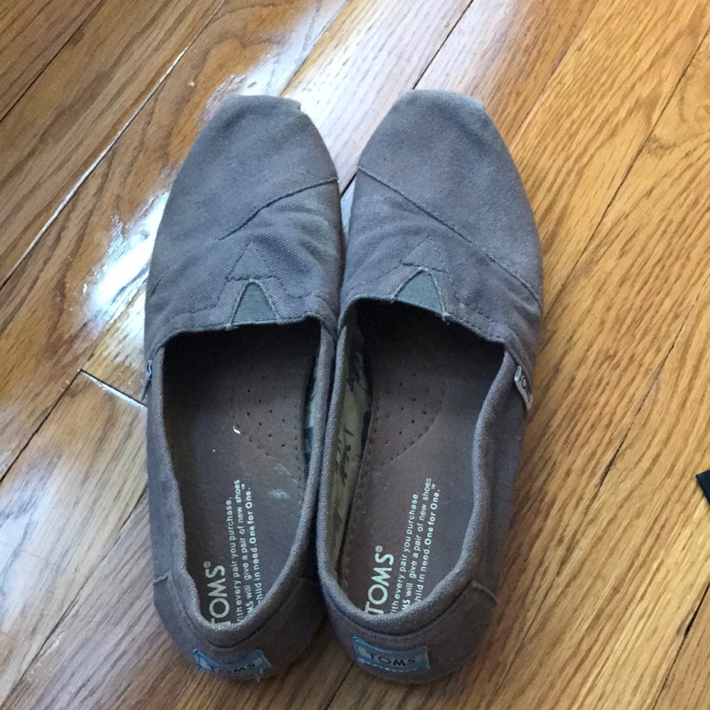 Toms